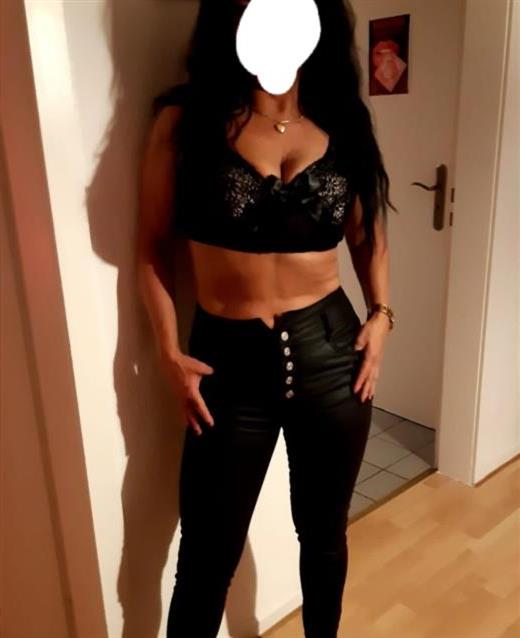 Ga, escort i Lönngården - 24